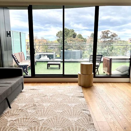 Readyset Apartments At Emerald Melbourne Luaran gambar