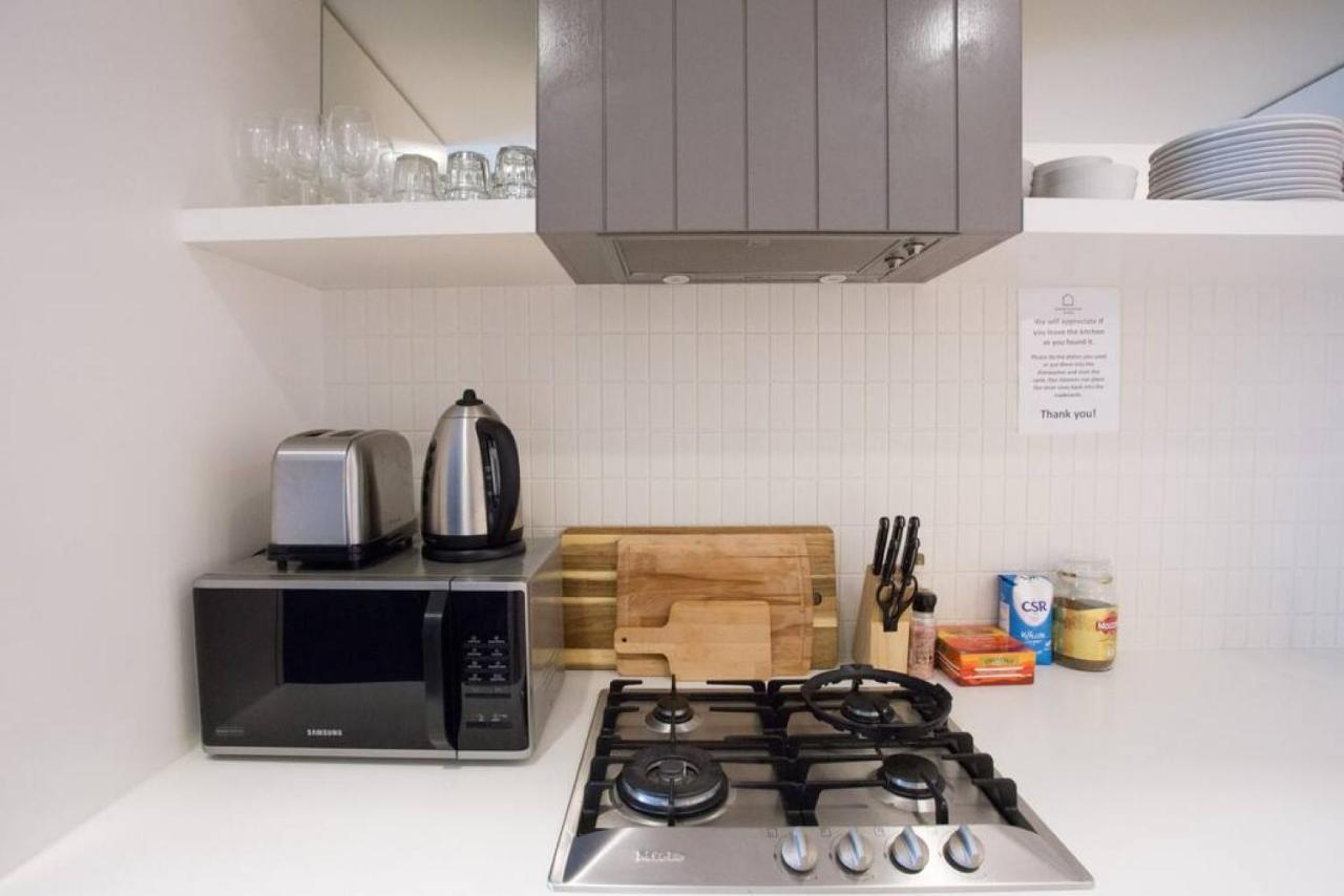Readyset Apartments At Emerald Melbourne Luaran gambar