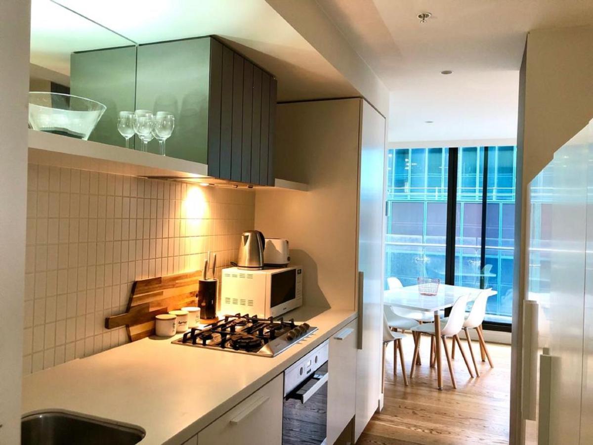 Readyset Apartments At Emerald Melbourne Luaran gambar