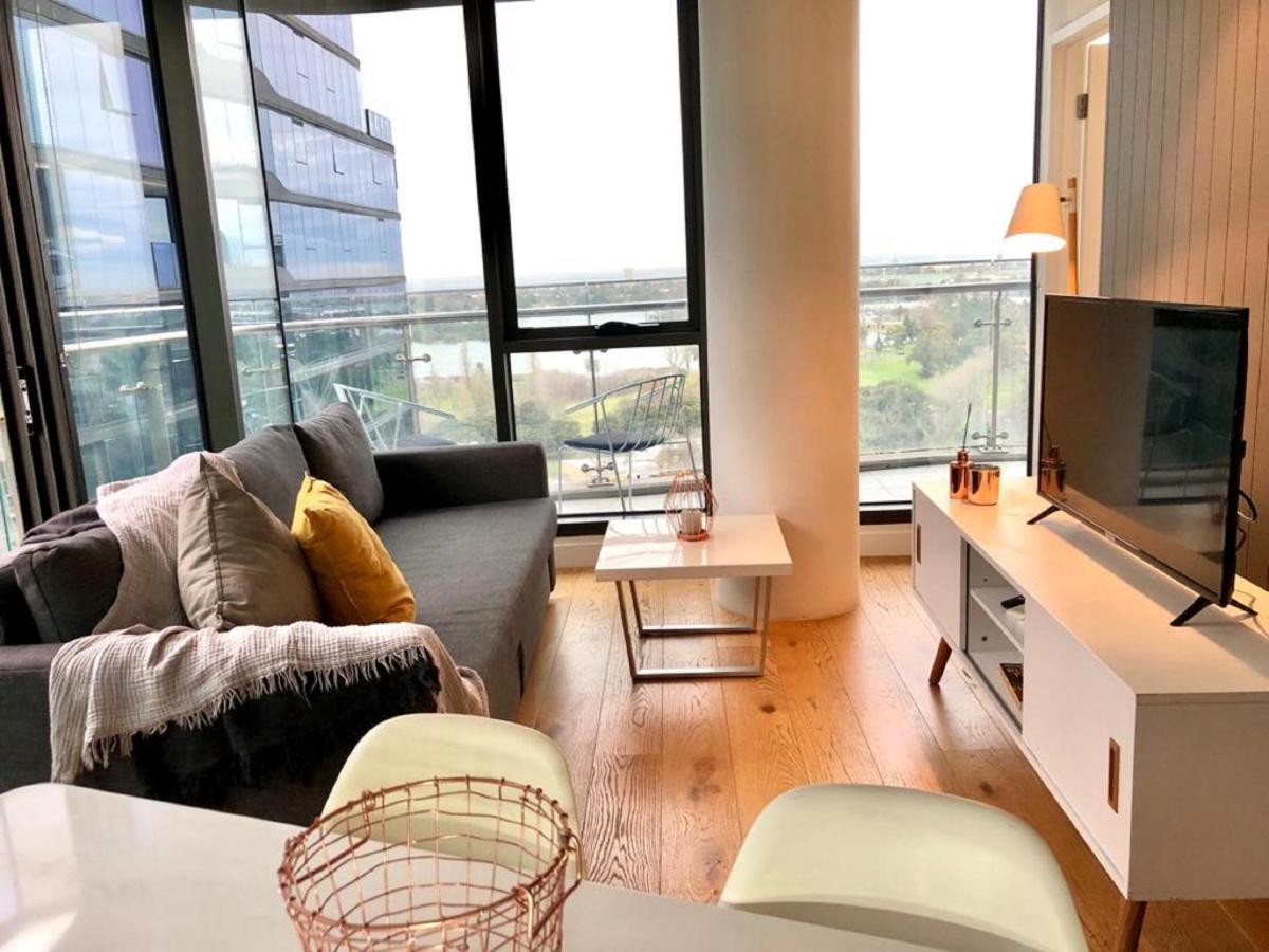 Readyset Apartments At Emerald Melbourne Luaran gambar