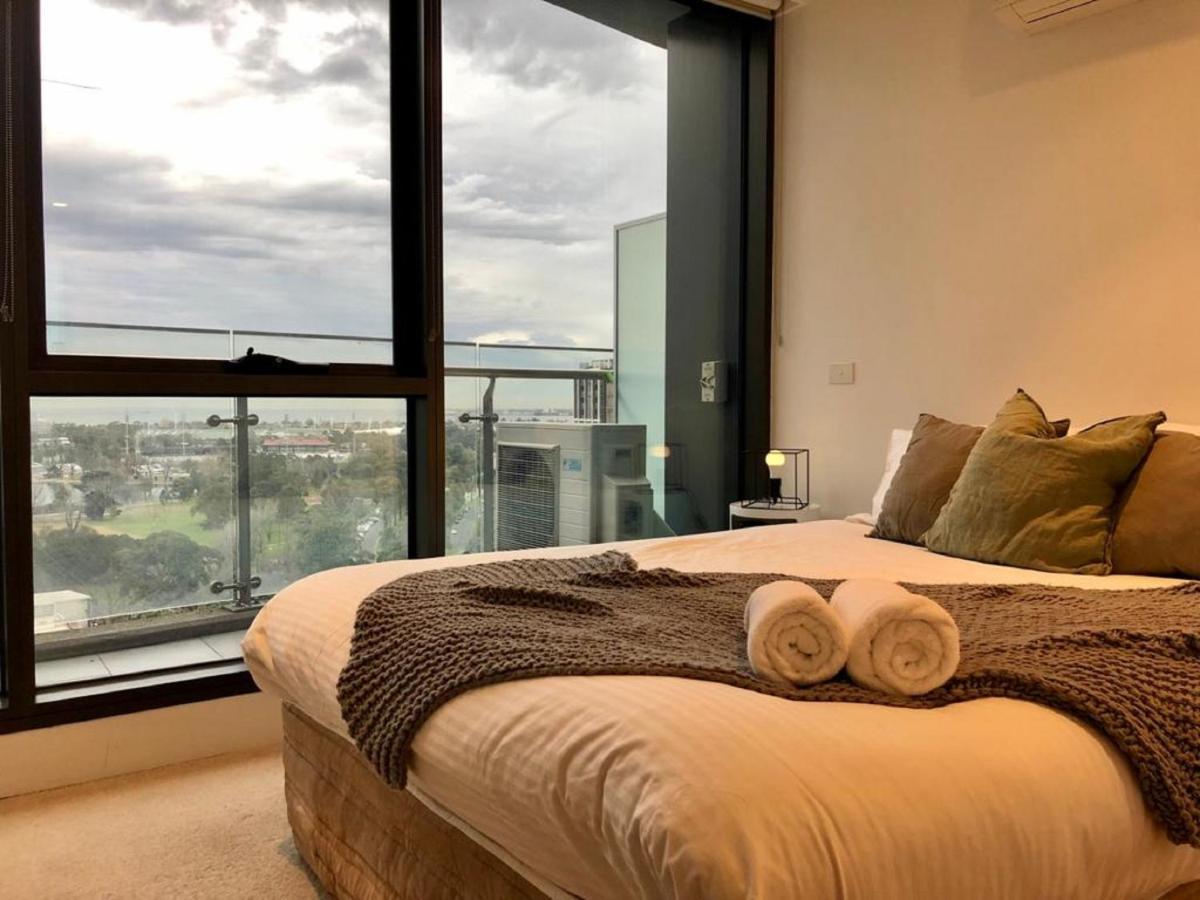 Readyset Apartments At Emerald Melbourne Luaran gambar