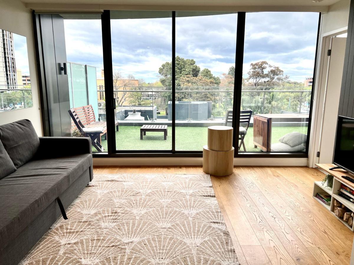 Readyset Apartments At Emerald Melbourne Luaran gambar