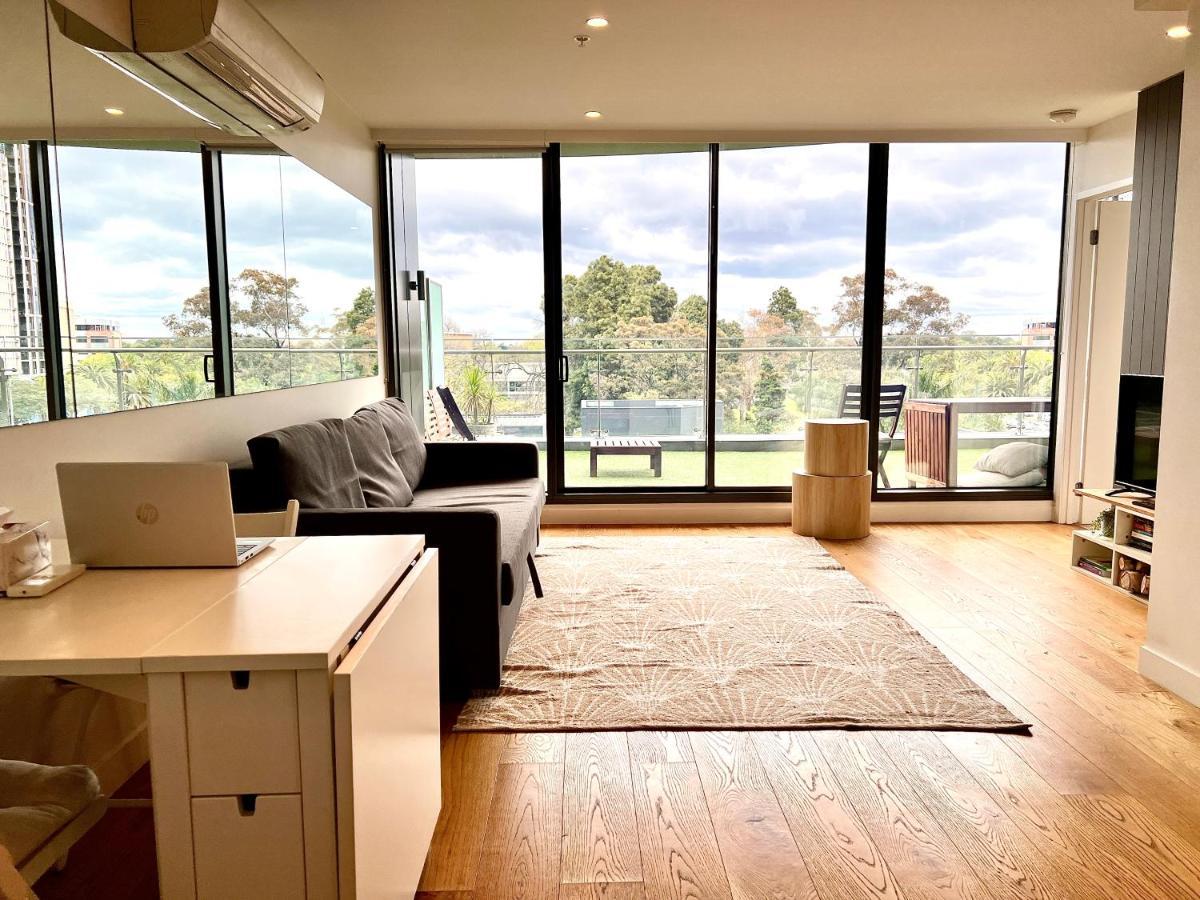 Readyset Apartments At Emerald Melbourne Luaran gambar