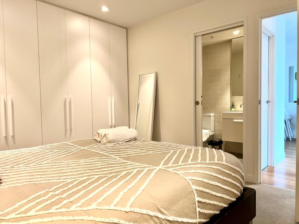 Readyset Apartments At Emerald Melbourne Luaran gambar