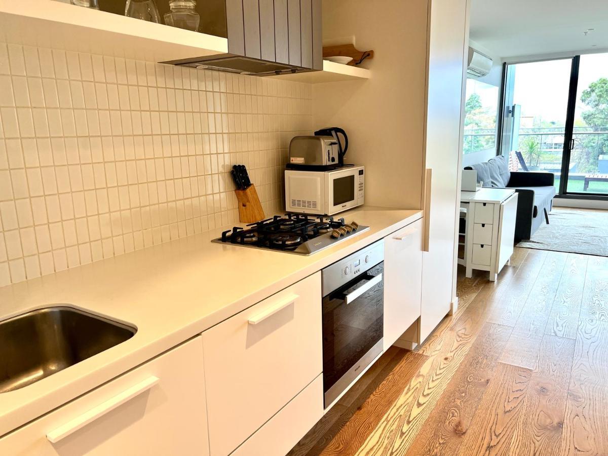 Readyset Apartments At Emerald Melbourne Luaran gambar