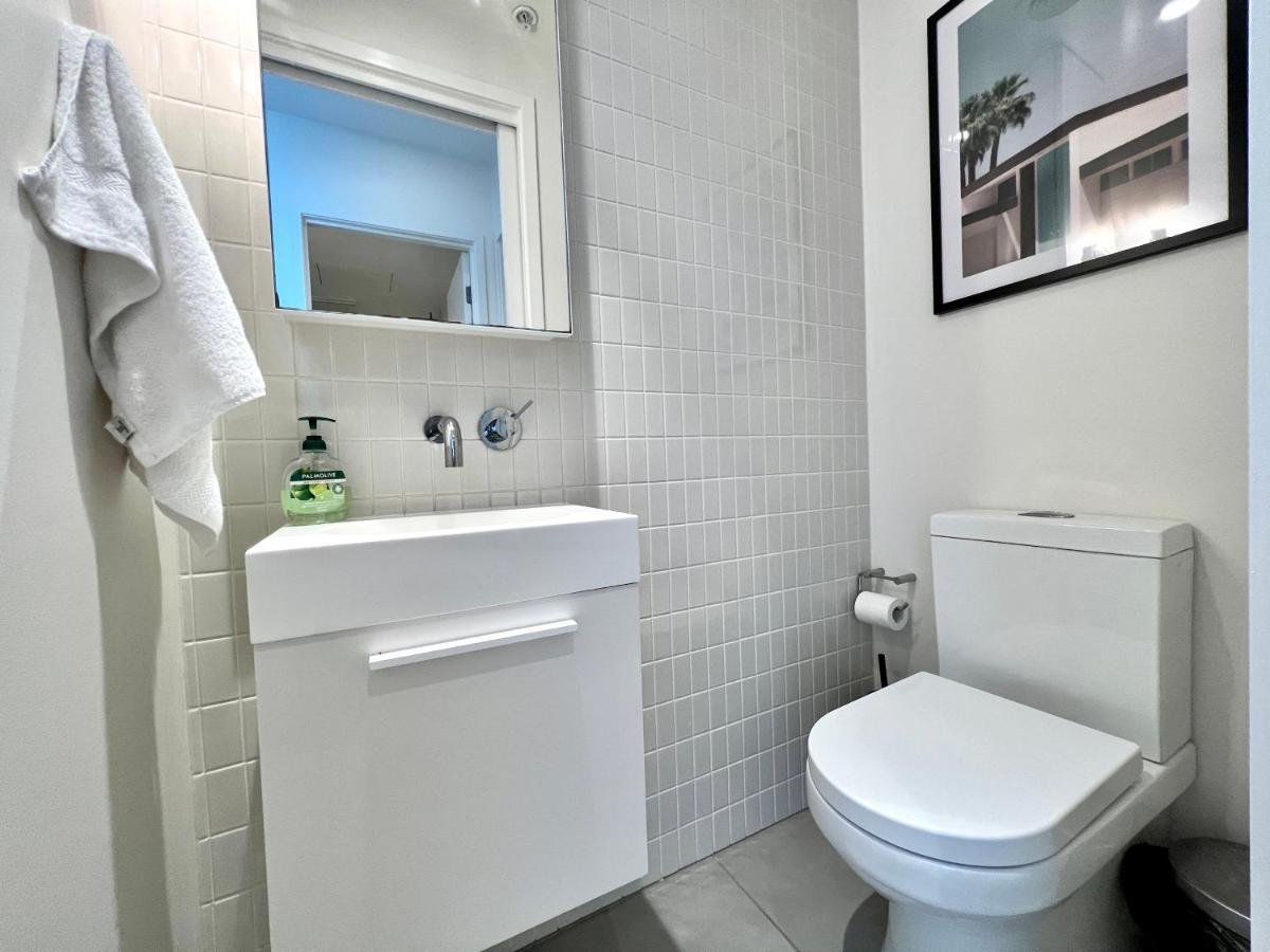 Readyset Apartments At Emerald Melbourne Luaran gambar